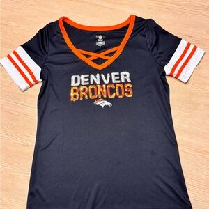 Denver Broncos Women’s Small NFL Criss Cross V-Neck Shirt | New Era